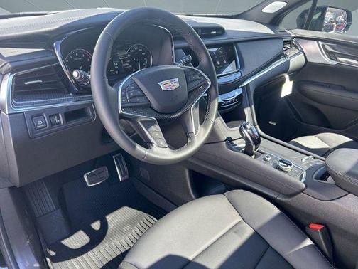 2025 Cadillac XT5 Sport