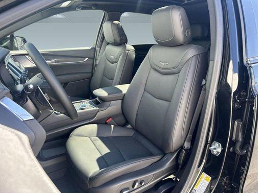 2025 Cadillac XT5 Sport