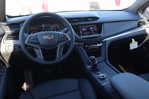 2025 Cadillac XT5 Luxury