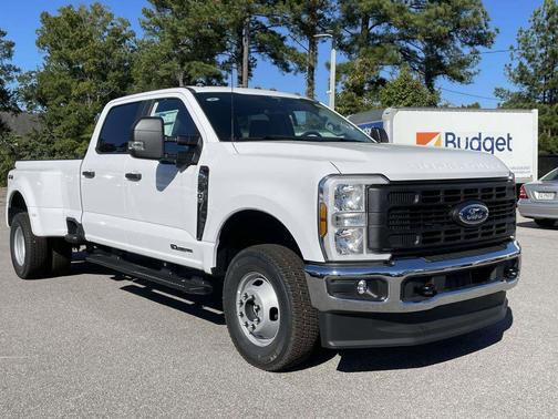 Oxford White 2025 Ford F-350 XL Truck