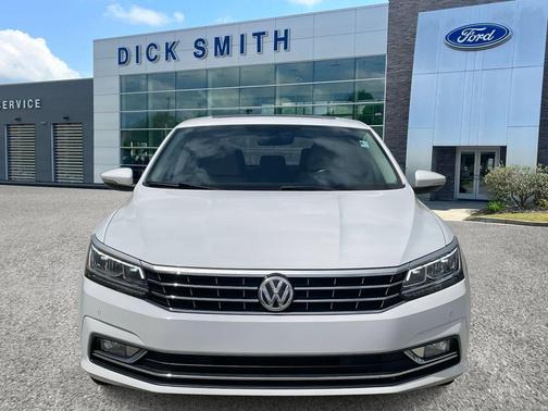 2017 Volkswagen Passat 1.8T SE w/Technology