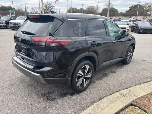 2024 Nissan Rogue SL