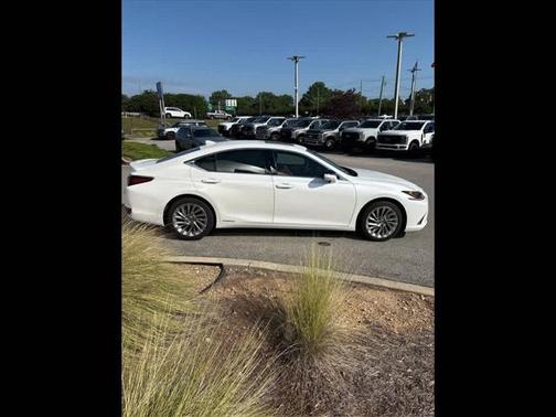 2021 Lexus ES 300h Ultra Luxury