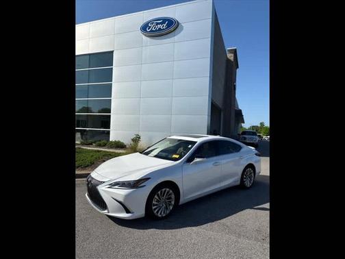 2021 Lexus ES 300h Ultra Luxury