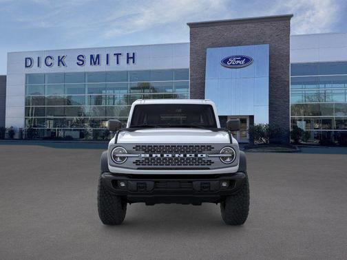 Oxford White 2026 Ford Bronco Badlands