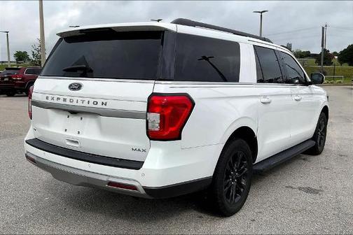 OXFORD WHITE 2024 Ford Expedition XLT