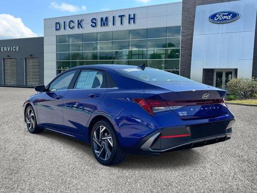 2025 Hyundai ELANTRA SEL