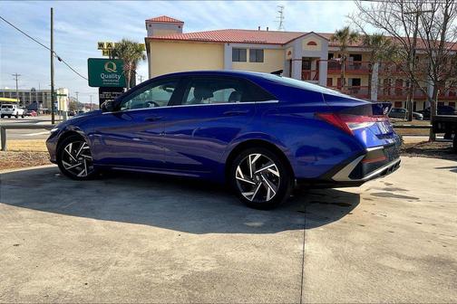 2025 Hyundai ELANTRA SEL