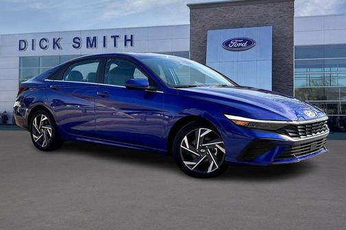 2025 Hyundai ELANTRA SEL