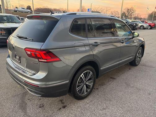 2024 Volkswagen Tiguan 2.0T Wolfsburg Edition