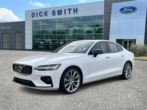 2021 Volvo S60 T5 Momentum