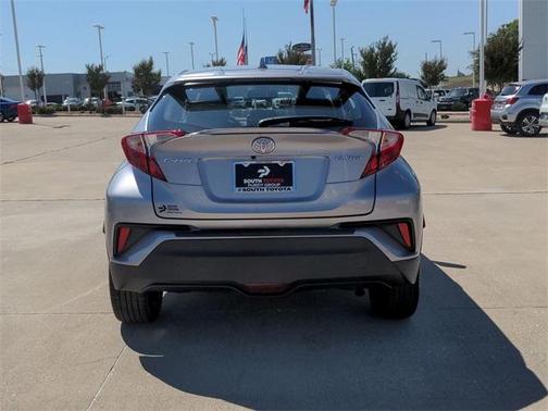 Photo 4 of 33 of 2019 Toyota C-HR Limited