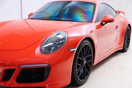 2019 Porsche 911 Carrera 4 GTS
