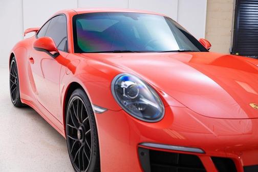 2019 Porsche 911 Carrera 4 GTS