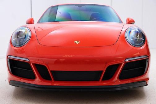 2019 Porsche 911 Carrera 4 GTS