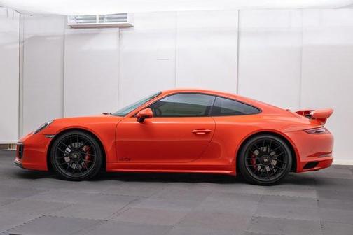 2019 Porsche 911 Carrera 4 GTS