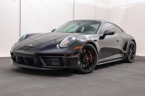 2022 Porsche 911 Carrera 4 GTS