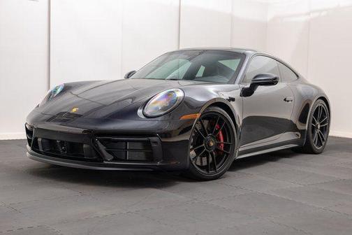2022 Porsche 911 Carrera 4 GTS