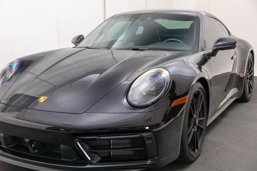 2022 Porsche 911 Carrera 4 GTS