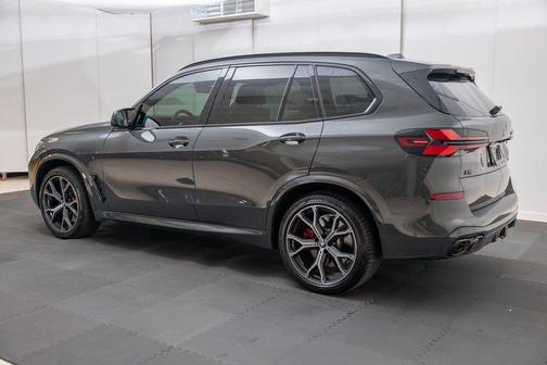 2025 BMW X5 M60i