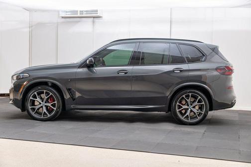 2025 BMW X5 M60i