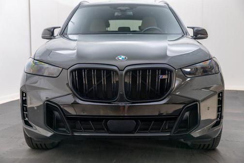 2025 BMW X5 M60i