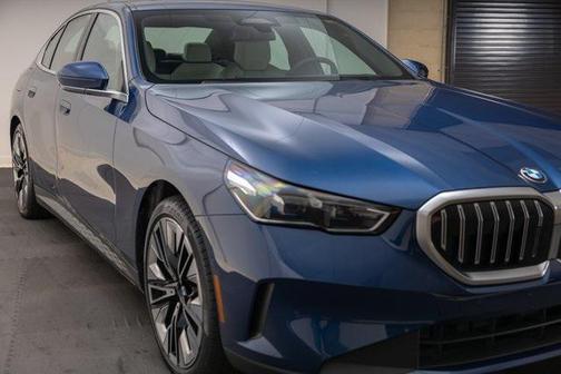 2024 BMW 530 i xDrive