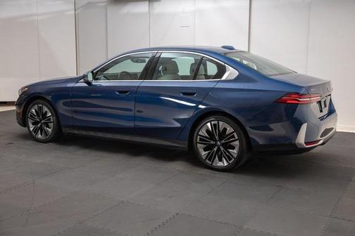 2024 BMW 530 i xDrive