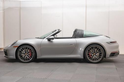 2022 Porsche 911 Targa 4S
