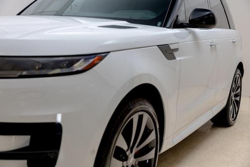 2024 Land Rover Range Rover Sport SE
