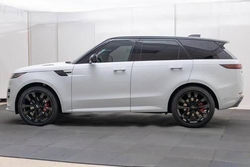 2024 Land Rover Range Rover Sport SE
