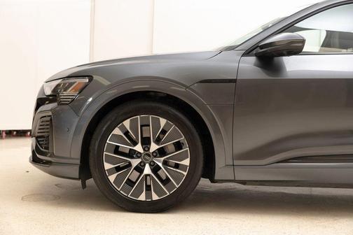 2024 Audi Q8 e-tron Prestige