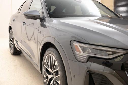 2024 Audi Q8 e-tron Prestige