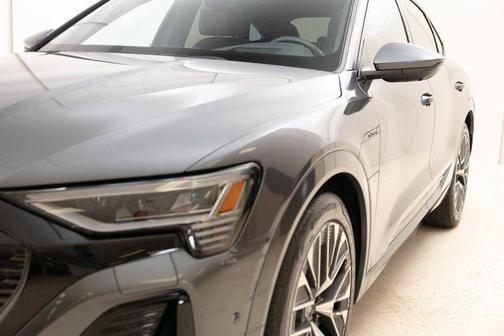 2024 Audi Q8 e-tron Prestige