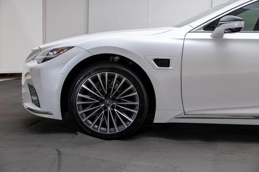 2024 Lexus LS 500h Base