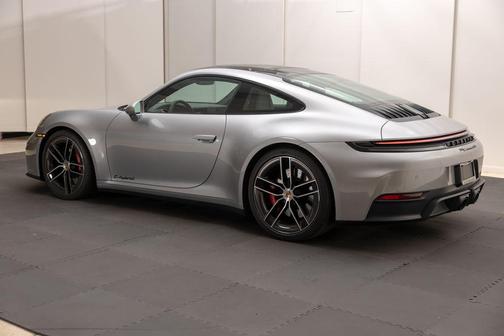 2025 Porsche 911 Carrera GTS