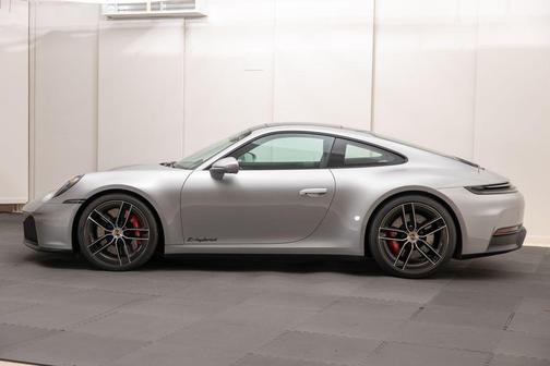 2025 Porsche 911 Carrera GTS