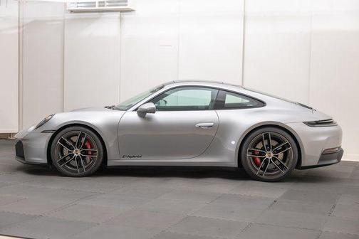 2025 Porsche 911 Carrera GTS