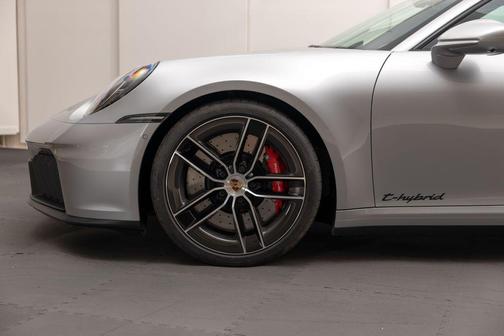 2025 Porsche 911 Carrera GTS