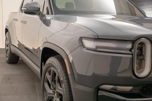 2025 Rivian R1T Adventure