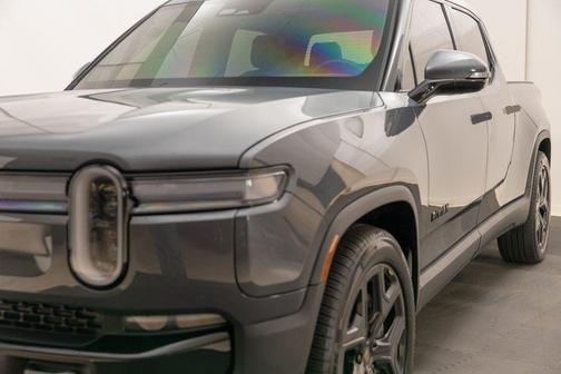 2025 Rivian R1T Adventure