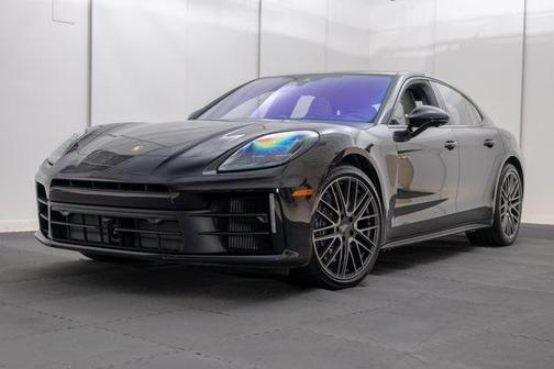 2025 Porsche Panamera 4