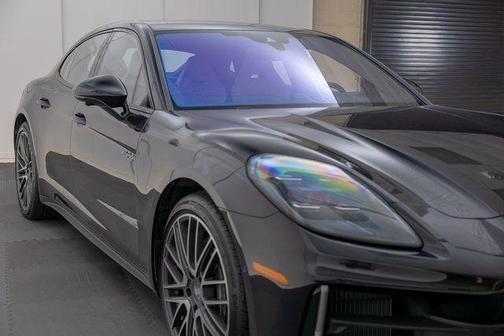 2025 Porsche Panamera 4