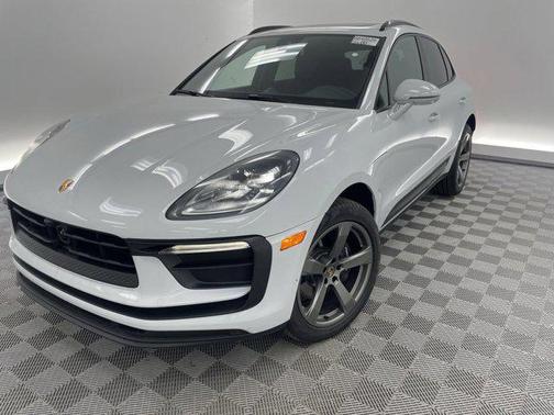 2025 Porsche Macan AWD
