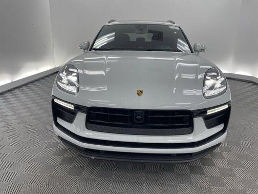 2025 Porsche Macan AWD