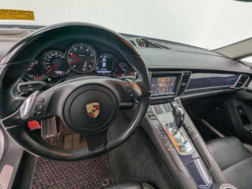 2015 Porsche Panamera 4