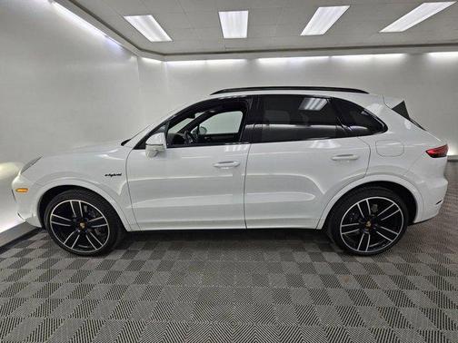 2023 Porsche Cayenne E-Hybrid S