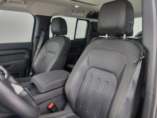 2020 Land Rover Defender 110 SE