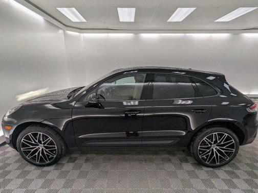 Jet Black Metallic 2026 Porsche Macan Macan