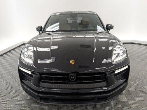 Jet Black Metallic 2026 Porsche Macan Macan